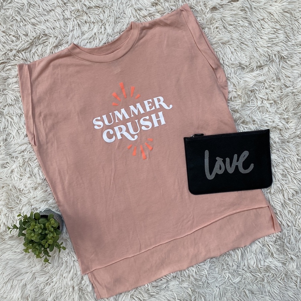 Nickel & Suede Graphic Hi Lo Tee 💗 Peach & White